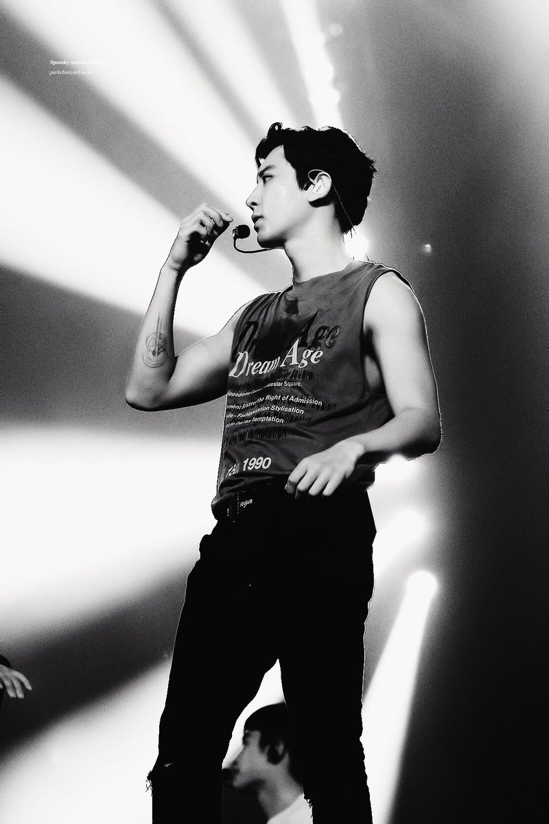 จงอวยชานยอลให้มากกว่าที่พี่เขาอวยตัวเอง tweet media