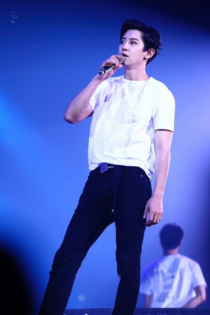 จงอวยชานยอลให้มากกว่าที่พี่เขาอวยตัวเอง tweet media