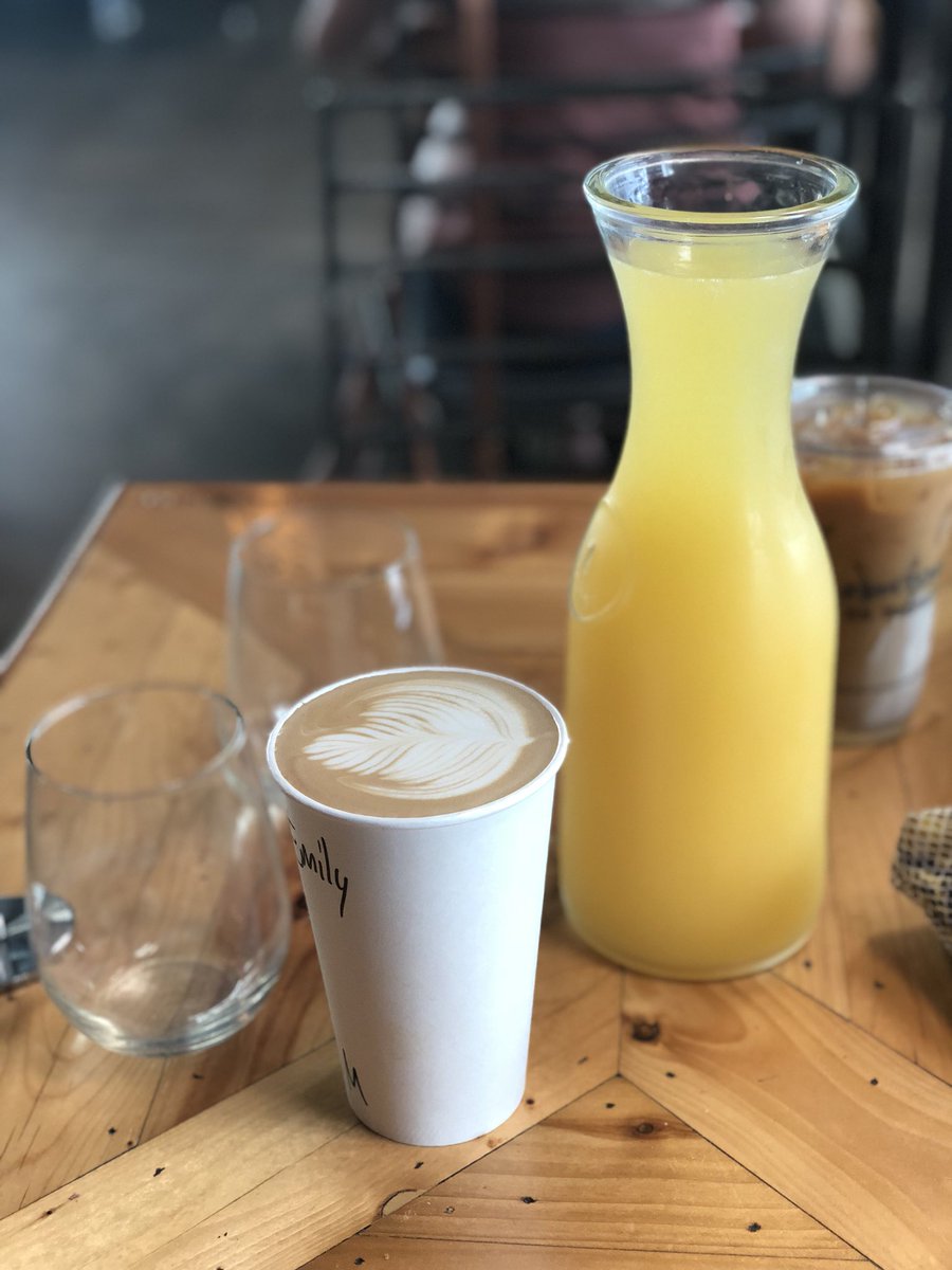 KaraSewellTV's tweet image. Sunday AM juxtaposition. #SundayFunday #getTOASTED