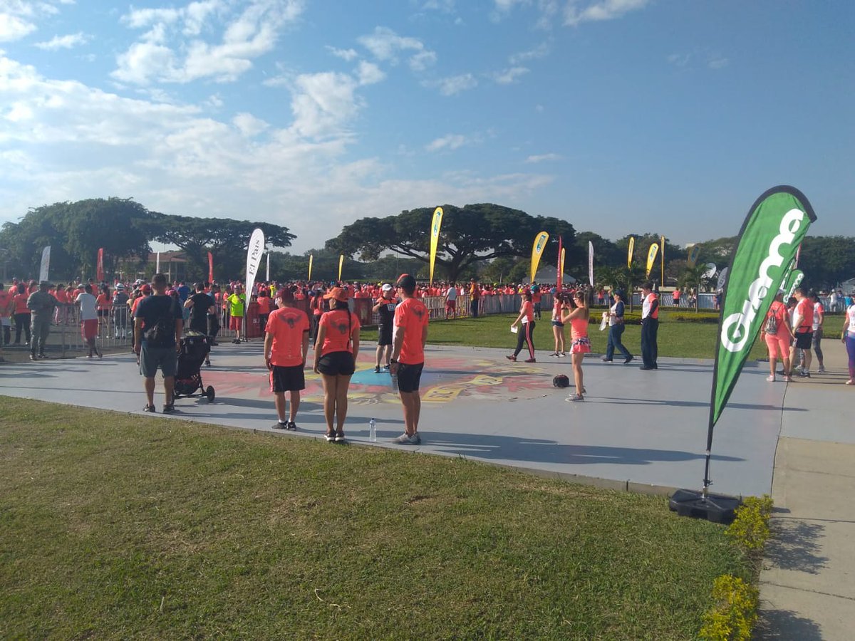 Caliturismocol's tweet photo. Estuvimos en la carrera #10KAlasDeAcero que se realizó en la Escuela Militar de Aviación Marco Fidel Suárez con nuestro Punto de Información Turística donde los asistentes recibieron información sobre el turismo en nuestra ciudad.

#CaliProgresaContigo https://t.co/TbcmDPSvZZ