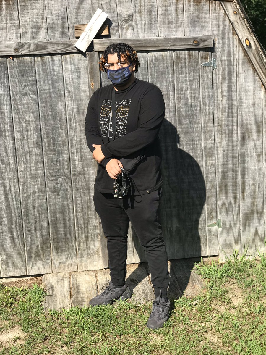 DreSenpaix2's tweet photo. Tryna put on for the big fellas 😭✊🏽❤️ #ChubbyGuyTwitter https://t.co/EFqmpu1zyL