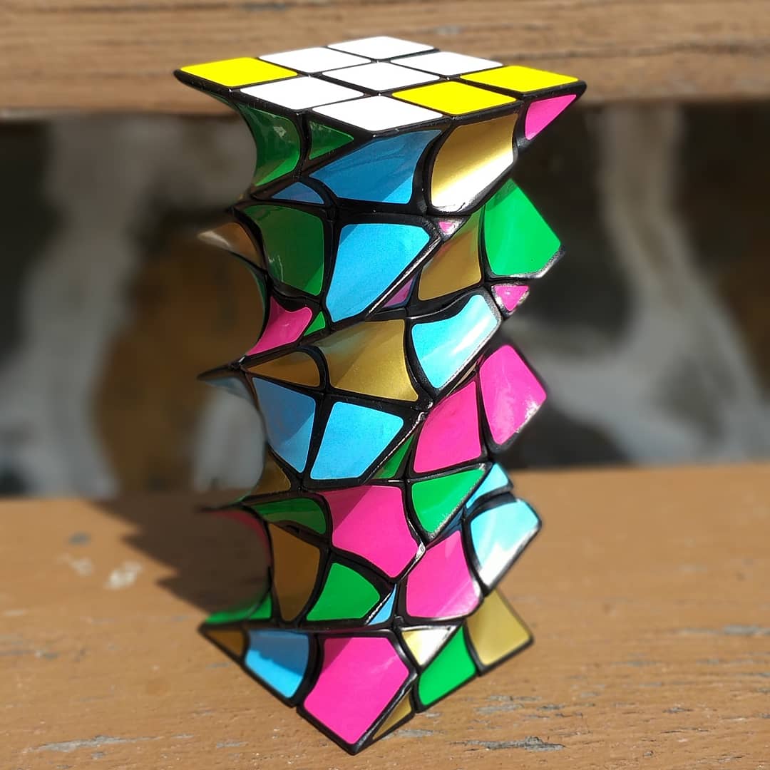 XR_Mods's tweet photo. 3x3x7 Twist con una curvatura extrema. https://t.co/CzMqIRIFrJ