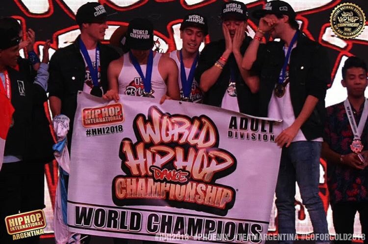 alfonsinaduss's tweet image. Messi no nos trajo la copa pero 5 cordobeses nos trajeron un premio igual de importante. Orgullo Argentino 🇦🇷🤩🥇 
Apostemos mas a la culturaaaa! #HipHopInternational #CBAction