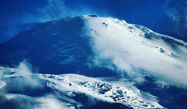 newroutes's tweet photo. The clouds cleared just enough for us to spot our objective.

Photo courtesy of @riffmandingoo 
#climbing #climber #climbing_pictures_of_instagram #adventure #adventuretravel #7summits #europeshighest #elbrus #russia #mountaineering #mountaineer #alpinis… https://t.co/YdK7kE8wm0 https://t.co/ZxK7xI7nLB
