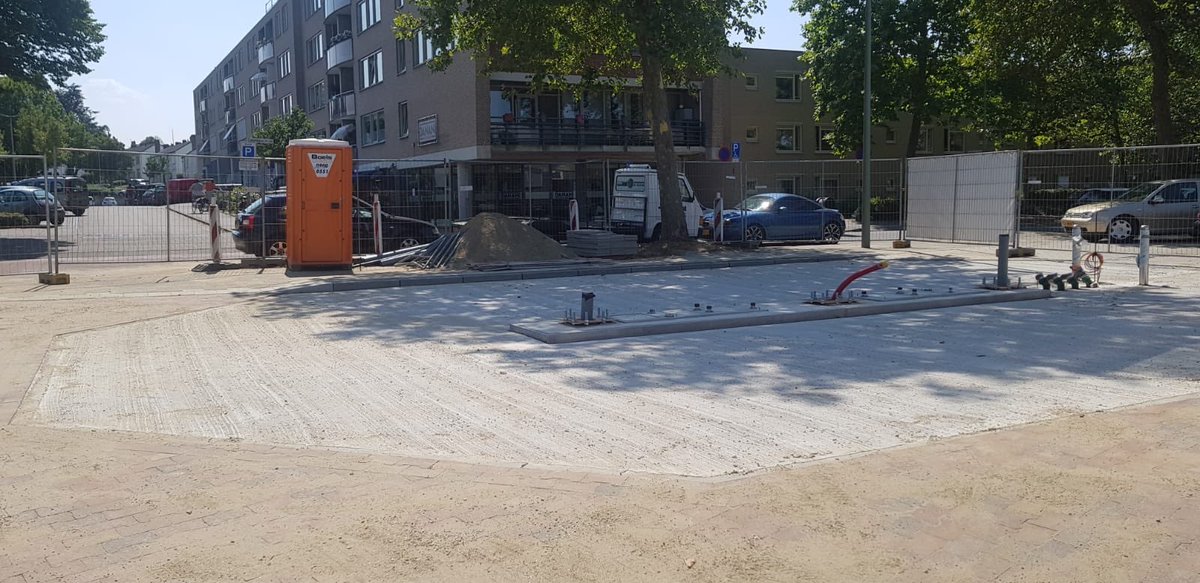 👊🏻 De vloer ligt er mooi bij, nog een paar weken en dan is ook <a href="/TanQyou/">TanQyou</a> Heerlen een feit. Al zal dit niet lang ons zuidelijkste station van Nederland zijn, want per 1 oktober is #TanQyou ook in Landgraaf te vinden.  #Drivenbyasmile
