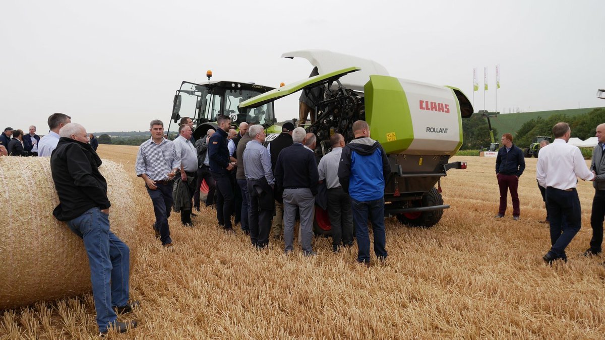 CLAAS_Eastern's tweet photo. #ROLLANT #CLAAS New round baler #FixedChamber #4ft https://t.co/3W8qspsuSf