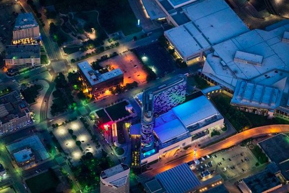 EpicHelicopters's tweet photo. Check out this beautiful shot of Dallas! Day or night, a helicopter tour of our beautiful cities is one you just don't wan to miss.

📷 Andy Luten https://t.co/lBQ2x5oxTn