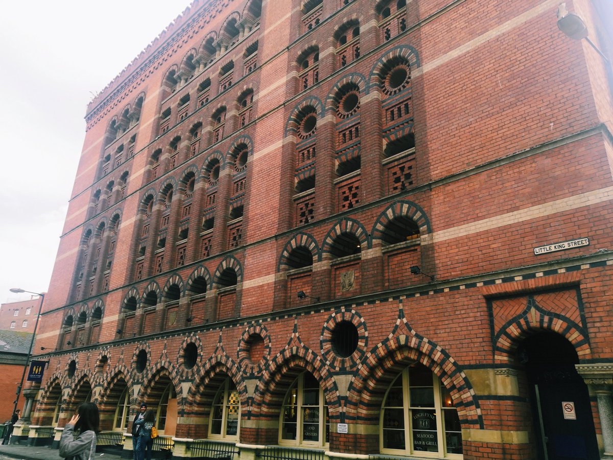helibeta's tweet photo. Bristol, fantastic city https://t.co/NFRNA6UfGb
