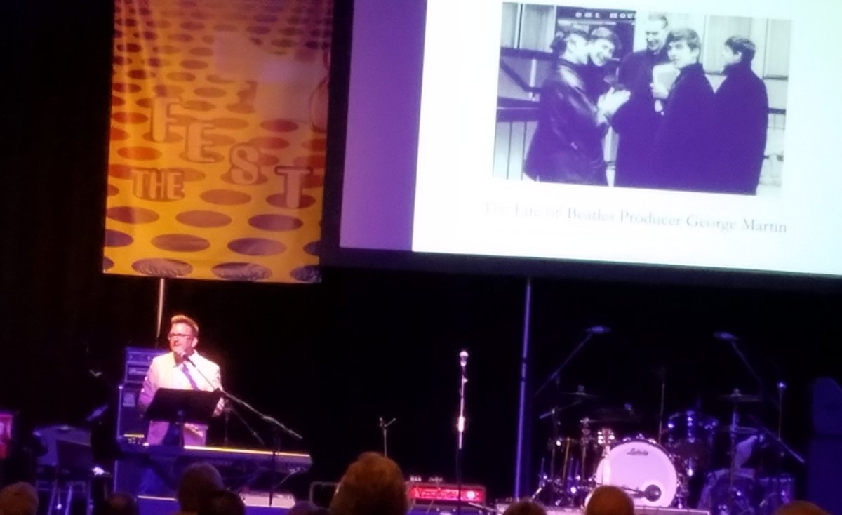 910PubRel's tweet photo. .@KennethAWomack rocking his talk on #SirGeorgeMartin at @Beatles_Fest right now! #ChiFest18 #SoundPictures https://t.co/YWUs7Xcgkw