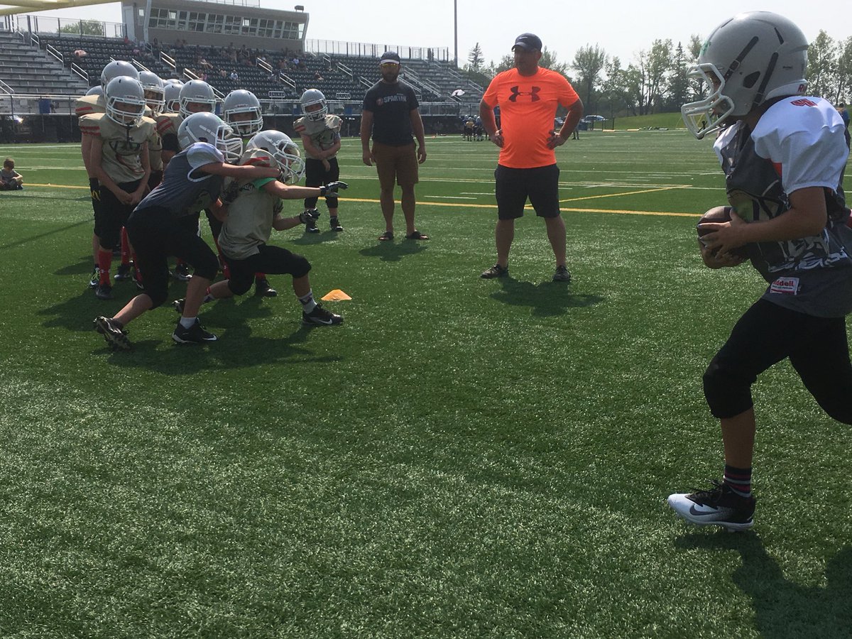 R_M_Football's tweet photo. #2on1s #blocking #Buccaneers #49ers #MightyMites #KickOffCamp https://t.co/MC49dzsCpw
