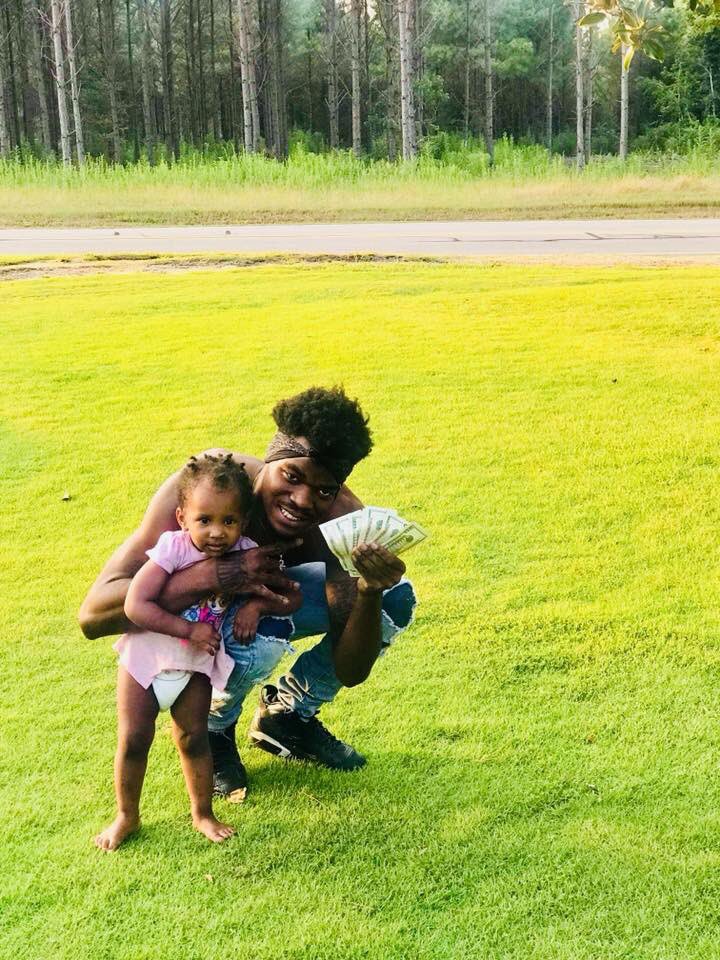 Only1_ScRamm's tweet photo. If it ain’t familia🔒 it ain’t familiar 💯 https://t.co/epzOPfHfnR