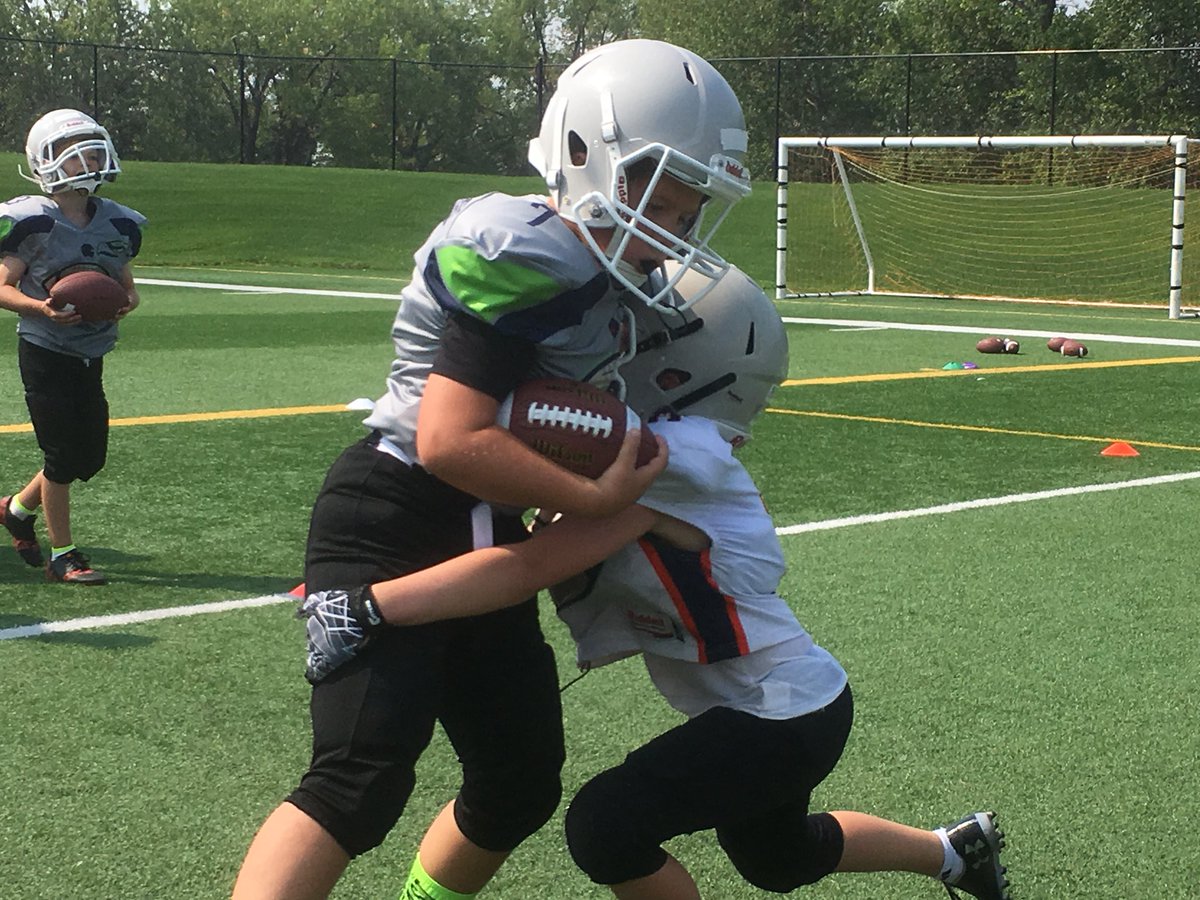 R_M_Football's tweet photo. #1on1s #tackling #BlueGriffins #Broncos #Seahawks #MightyMites #KickOffCamp https://t.co/1VO2WwY7bt