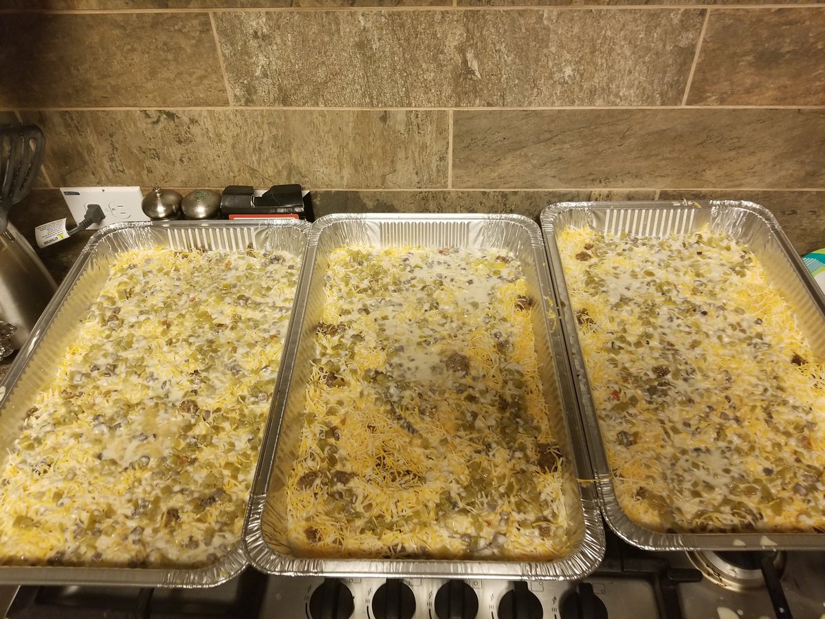 Coach_Mikulec's tweet photo. I'd like to thank Dustin Vacek for his help in preparing breakfast for our @NeedvilleFB teams this past weekend. Takes #UnCommon people to make this program roll. https://t.co/37fyMnsjtR