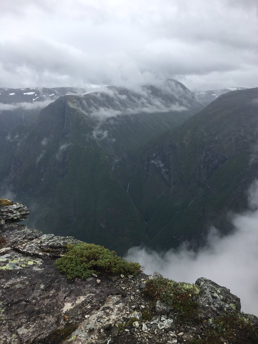 Mnolan1111's tweet photo. 4 days of hiking through Norway...over 40 miles...tallest peak of Norway and some ice climbing. 🇳🇴🇳🇴🇳🇴 #hardworkpaysoff #activevacations #optoutside @REI https://t.co/m3gKhQouHi
