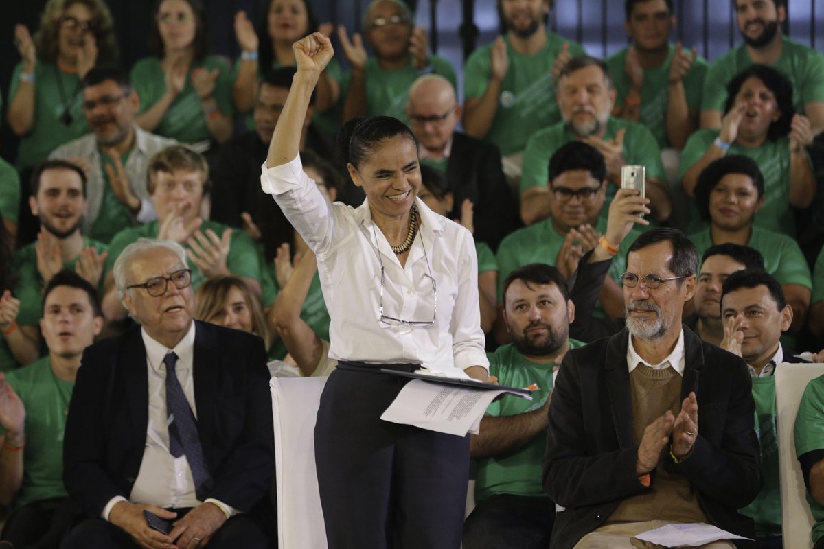 OSul_noticias's tweet photo. Marina Silva investe em consultoria de moda para combater imagem de #Fragilidade da candidata https://t.co/7az7azuH7Y #ConsultoriaDeModa #MarinaSilva #REPAGINADA #Visual https://t.co/1B126I4lyE