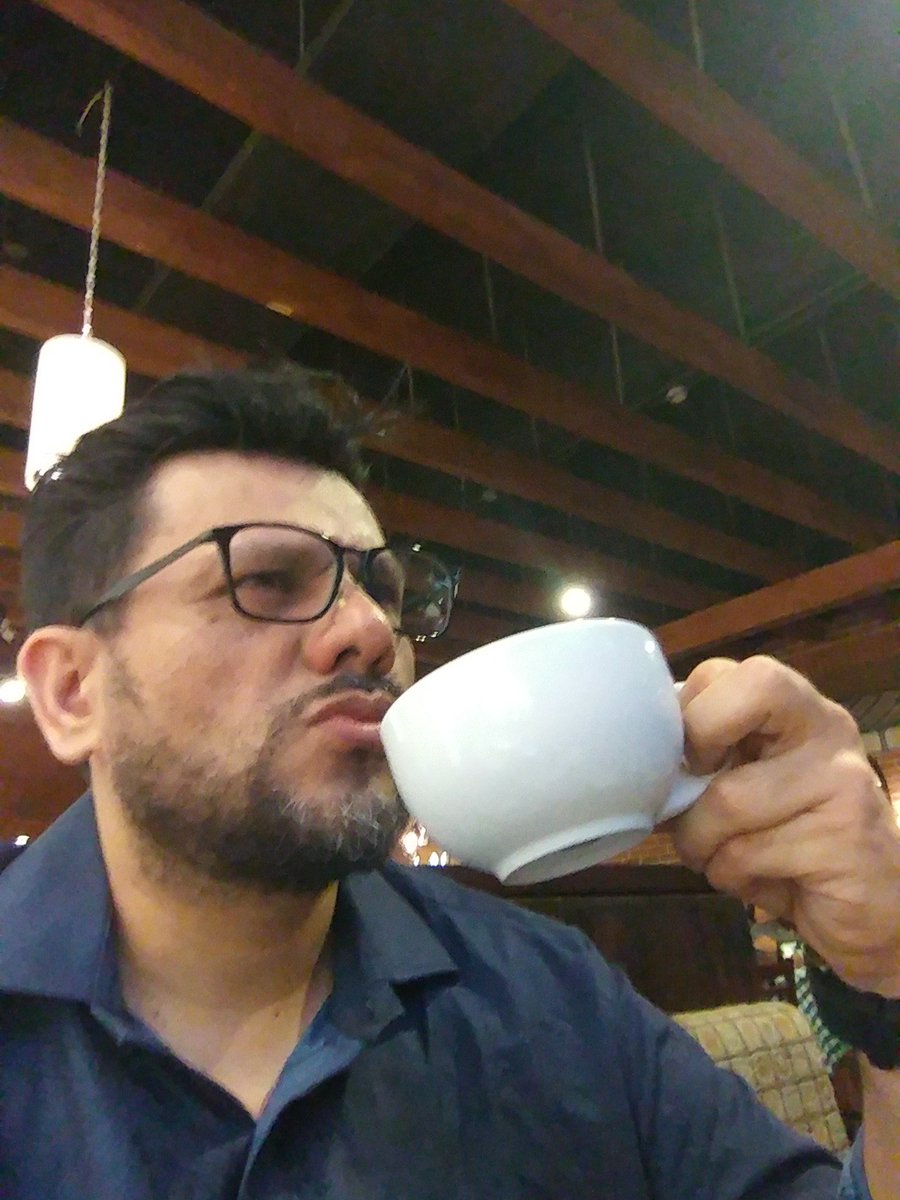 Ronald_MacKay's tweet photo. Pienso que la gente que se indigna facilmente deberia alejarse de las redes sociales....son muy intolerantes y se la pasan desmayandose todo el dia https://t.co/yO9TwmZ9gs
