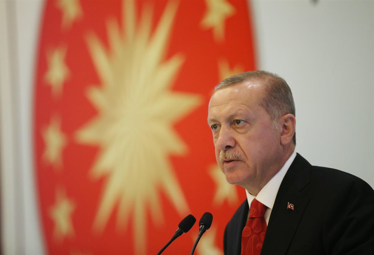 Akparti's tweet photo. Cumhurbaşkanımız Recep Tayyip Erdoğan, Trabzon'da İş Dünyası ve Sivil Toplum Kuruluşları Buluşması'na katılarak konuşma yaptı. https://t.co/GC6W6kJTxa