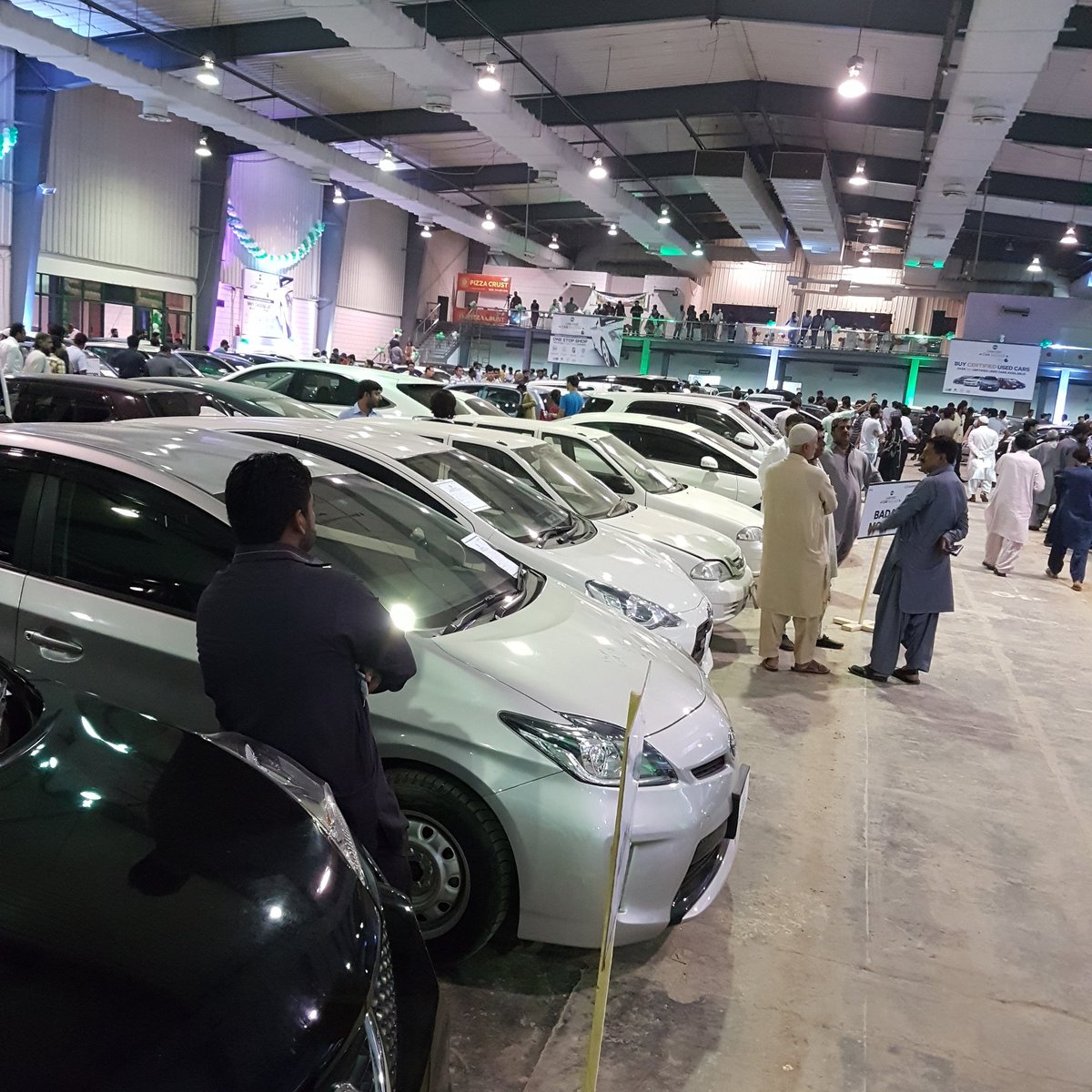hamzaferozawan's tweet image. Karachi expo. 
@CarFirstPk and @OLX

.
.
#carbazaar #olxpakistan #olxcarfirst #liveusedcarauction 

@KarachiKingsARY @luminous_core @ProudPakistanii @madihamuhammad3 @BurkaAvenger3