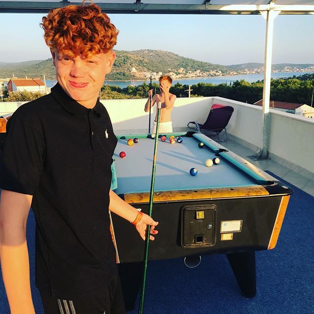 elliottrichmond's tweet image. Mini tournament time! #familypool #oopsipottedtheblack ift.tt/2B49ENJ