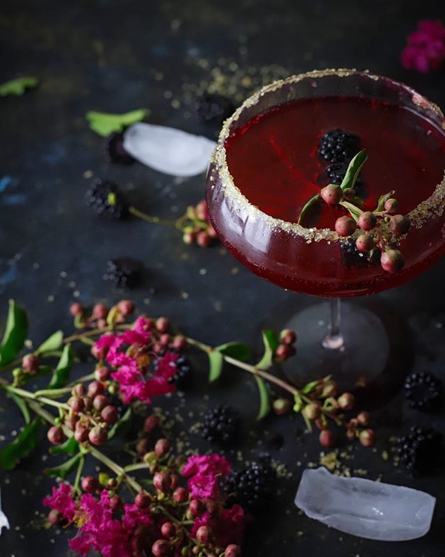 gannskitchen's tweet photo. Hey, mocktails can be fancy too! Blackberry fizz is just the ticket as the golden days of Summer slip by. Find the recipe on @ayisaboutyou this week.

#hautescuisines #beautifulcuisines #food52 #feedfeed #mocktails #kidfriendly #blackberrymocktail #fizzy… https://t.co/HwUuZZVERX https://t.co/rKzldxcl1w