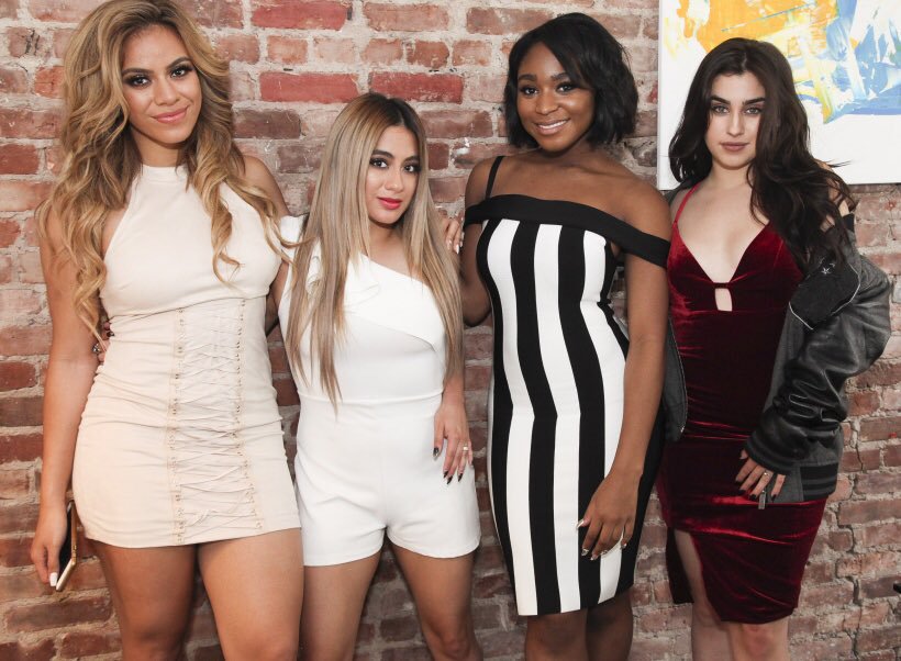 P5HVote's tweet photo. 200 RESPOSTAS AQUI ATÉ 20:30 !

NÃO IGNORE

#TeenChoiceWarner #Harmonizers @FifthHarmony https://t.co/6mFWLnqiRO