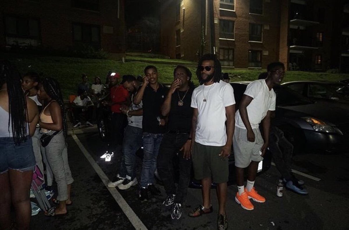 KingShugGSE_'s tweet photo. Had Me On Da SouthSide Yesterday With Dem Young Hittas #DaRealDC #MOBB #JG #DMG #GSE https://t.co/j7sTubpCOt