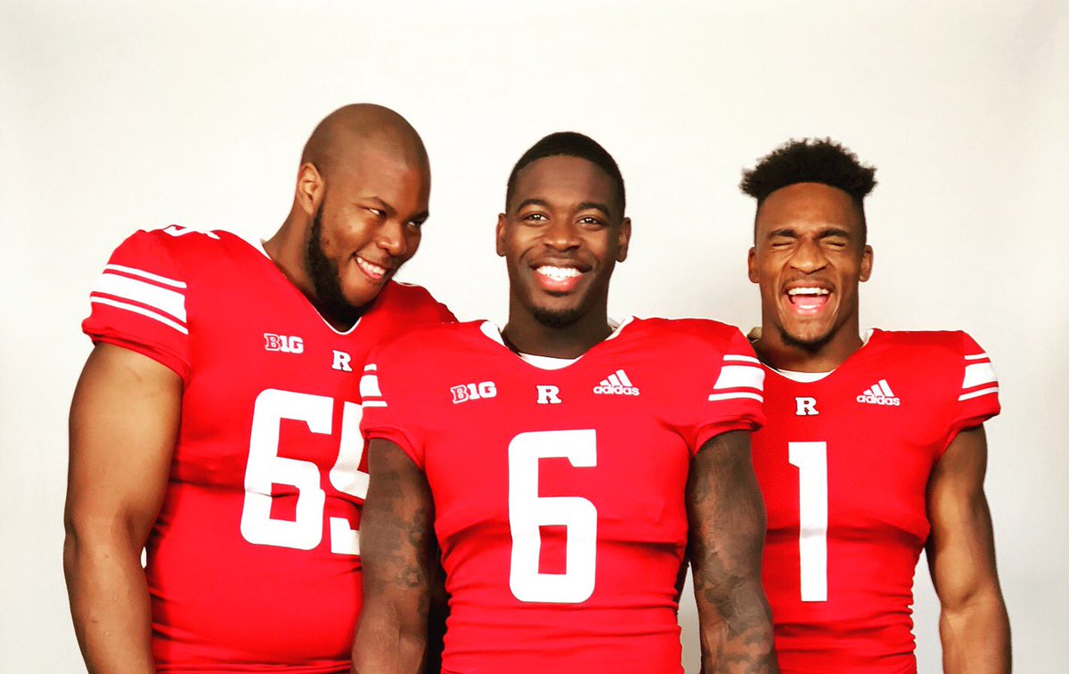 RFootball's tweet photo. 📸😏😁😄 https://t.co/lc85NHi2gp