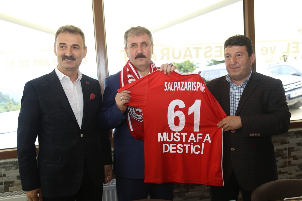 Şalpazarı Beld.Başk.Refik Kurukız ve eşi Hanımefendiye,ekibine,siyasi partilerimizin,STK'ların temsilcilerine ve tüm Şalpazarılı #Ağasar
kardeşlerime,dostlara içten-samimi Misafirperverlikleri için teşekkür ederim.