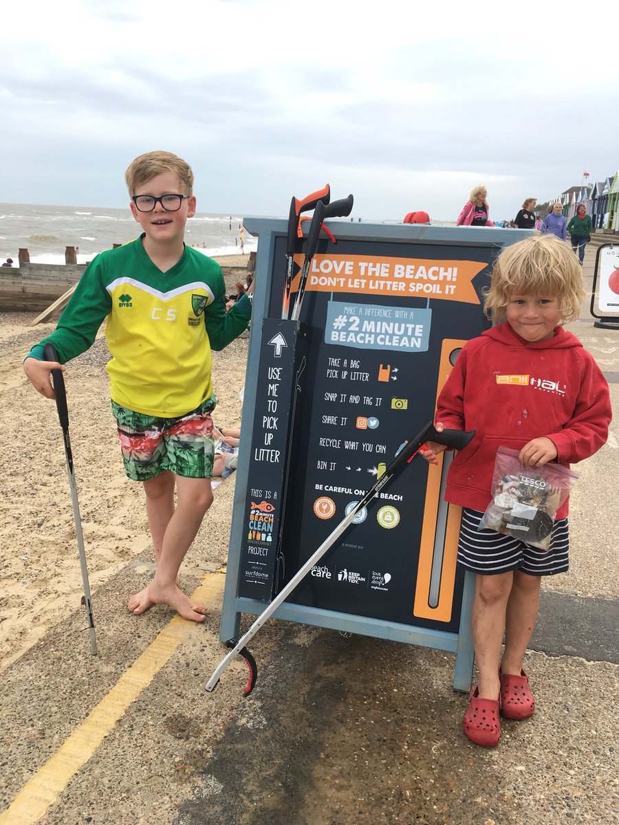 DramaticImpact_'s tweet photo. The #2minutebeachclean set up on Southwold beach was a great hit with our boys today. Well done to everyone involved in this wonderfully simple and effective scheme. Got me thinking of you @BeachBonkersHQ sorry we’ve not been in touch, will try to make contact this week! https://t.co/JViOQOzSJI