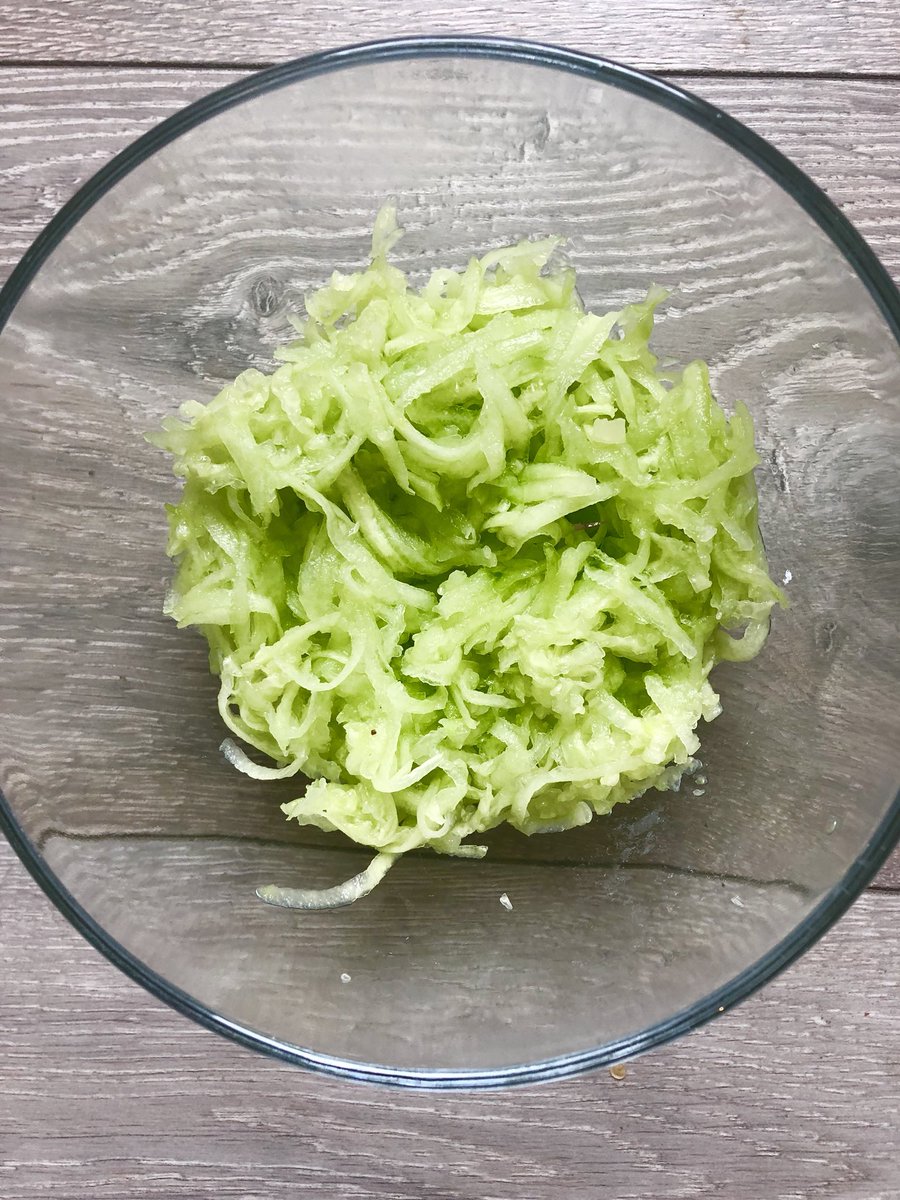 BeBalancedRuth's tweet image. Base veggie for raita , to go with home made onion bhajis - grated courgette/zucchini . Rx 💜💜#bebalanced #raita #indianmeal #plantbased