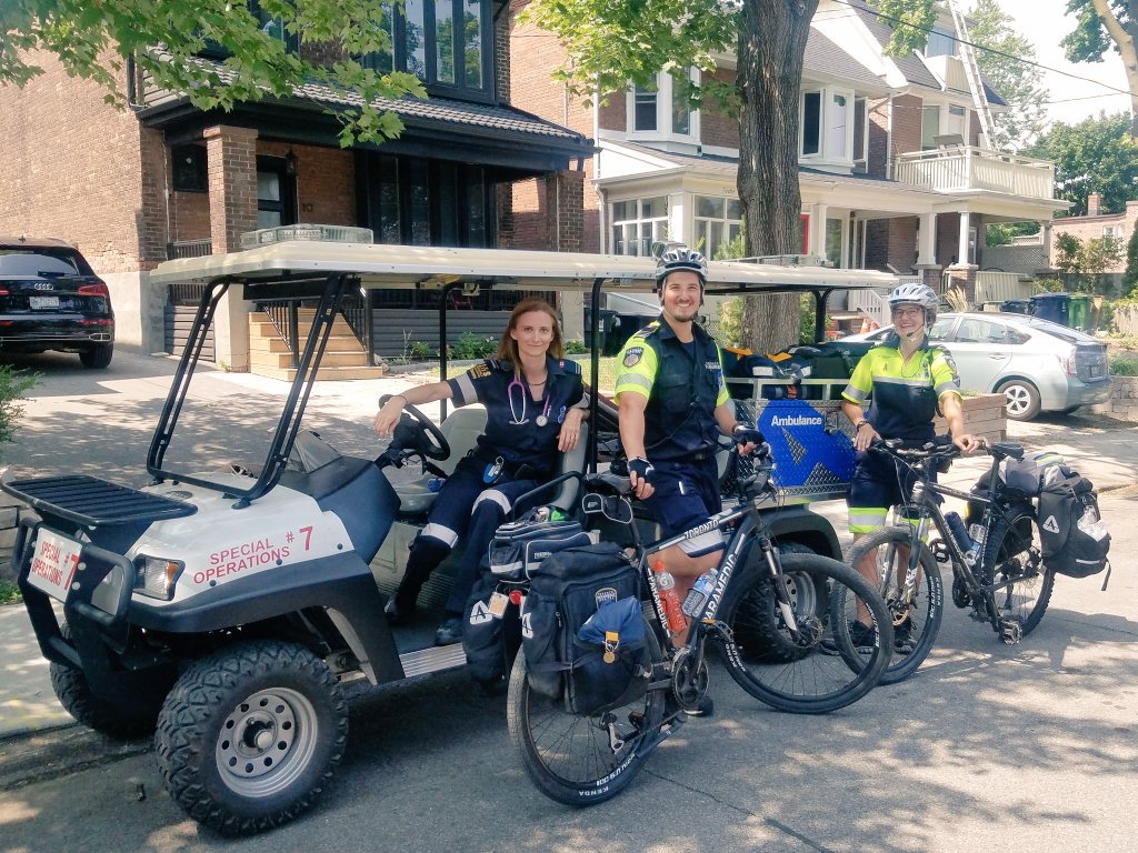 416medics's tweet image. Toronto Paramedics have you covered at #TasteoftheDanforth