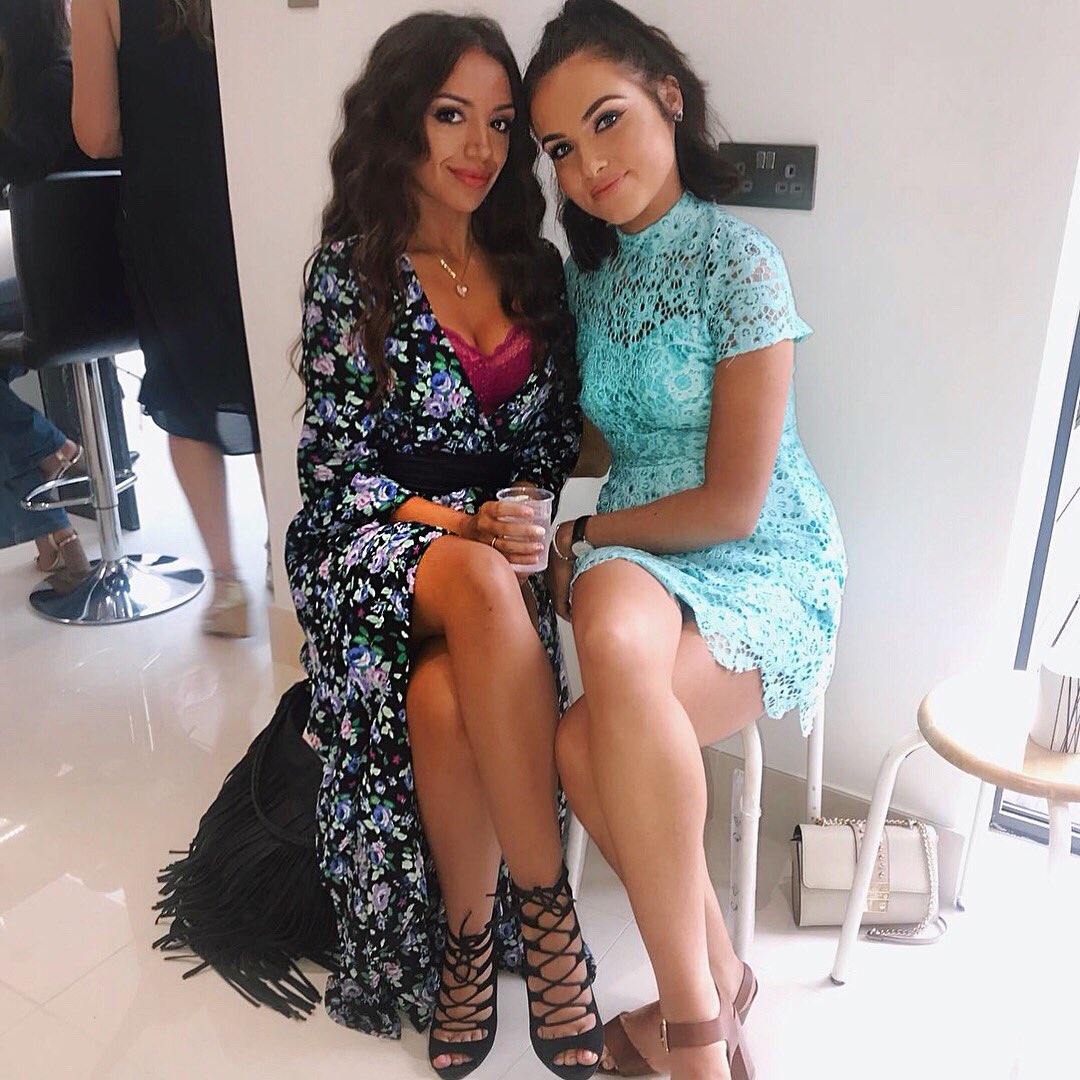 AliciaAlbanese_'s tweet photo. Beauty @MeganLayland 💕💗💞 #familia #sundayfunday https://t.co/mCWwacKy9J