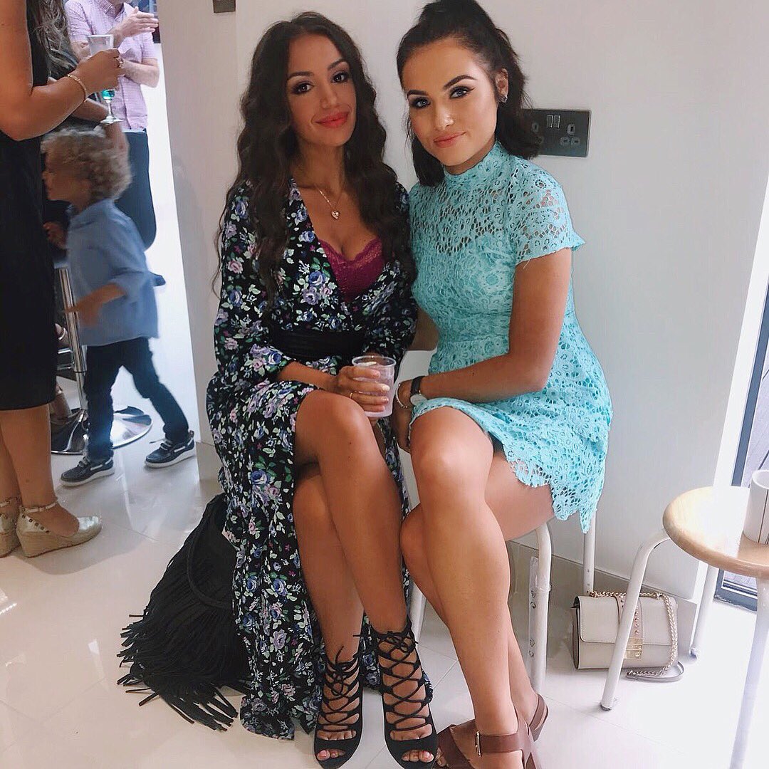 AliciaAlbanese_'s tweet photo. Beauty @MeganLayland 💕💗💞 #familia #sundayfunday https://t.co/mCWwacKy9J