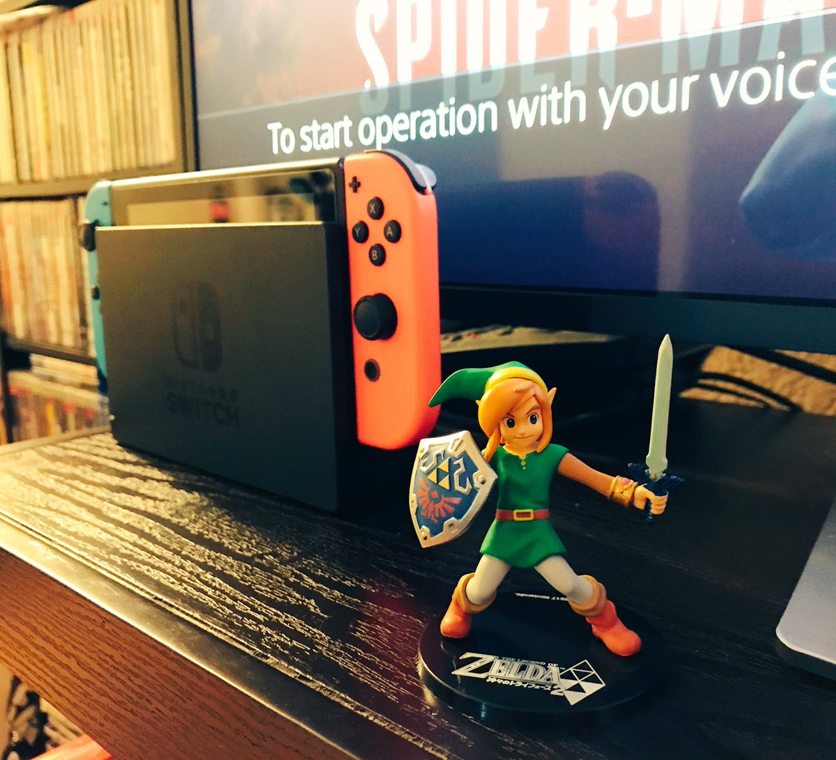 PrastoMX's tweet photo. Muchas gracias por este presente @LunirEA, Ahora Link me protege de @cloratodepotasa cada vez que jugamos Mario Kart! https://t.co/6fu8nIZlOF