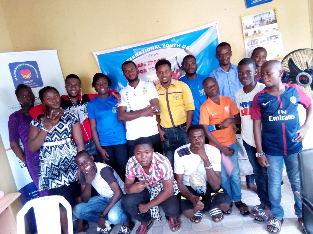 hmgsf_ngo's tweet photo. Youth are powerful and energetic when they feel loved and inspired. we celebrate the #internationalYouthDay in a style to educate our Youth to create #safeSpace4Youth for the Vulnerable teenage girls that are victims of #teenagePregnacy in our community.
#YouthDay
#UNyouths https://t.co/RisMRpdn5I