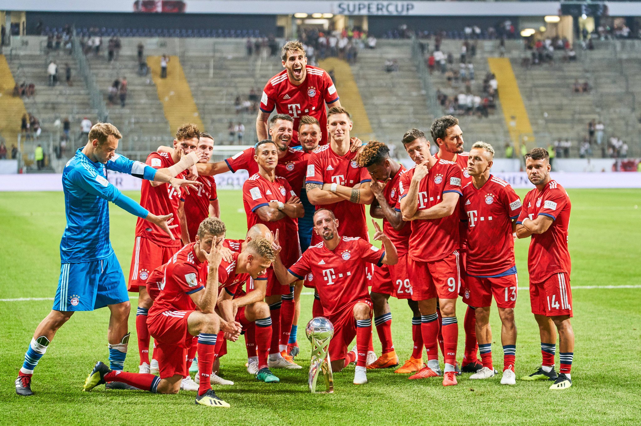 FC Bayern München on Twitter: "#SquadGoals 👊 #MiaSanMia #Supercup…
