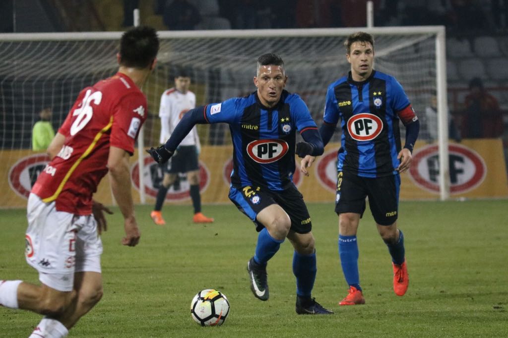 TopLevelSC's tweet photo. ¡HOY! Nuestro Charlis Ortíz (@CharlisOrtiz16) junto a su Huachipato, recibirán la vidita del Audax Italiano, buscando la primera victoria de la segunda vuelta del #CampeonatoScotiabank2018 ¡VAMOS TIGRE! ⚫️🔵 

@Huachipato 🆚@audaxitaliano
🔝⚽️🇨🇱🇻🇪 https://t.co/cnXXtqEElh