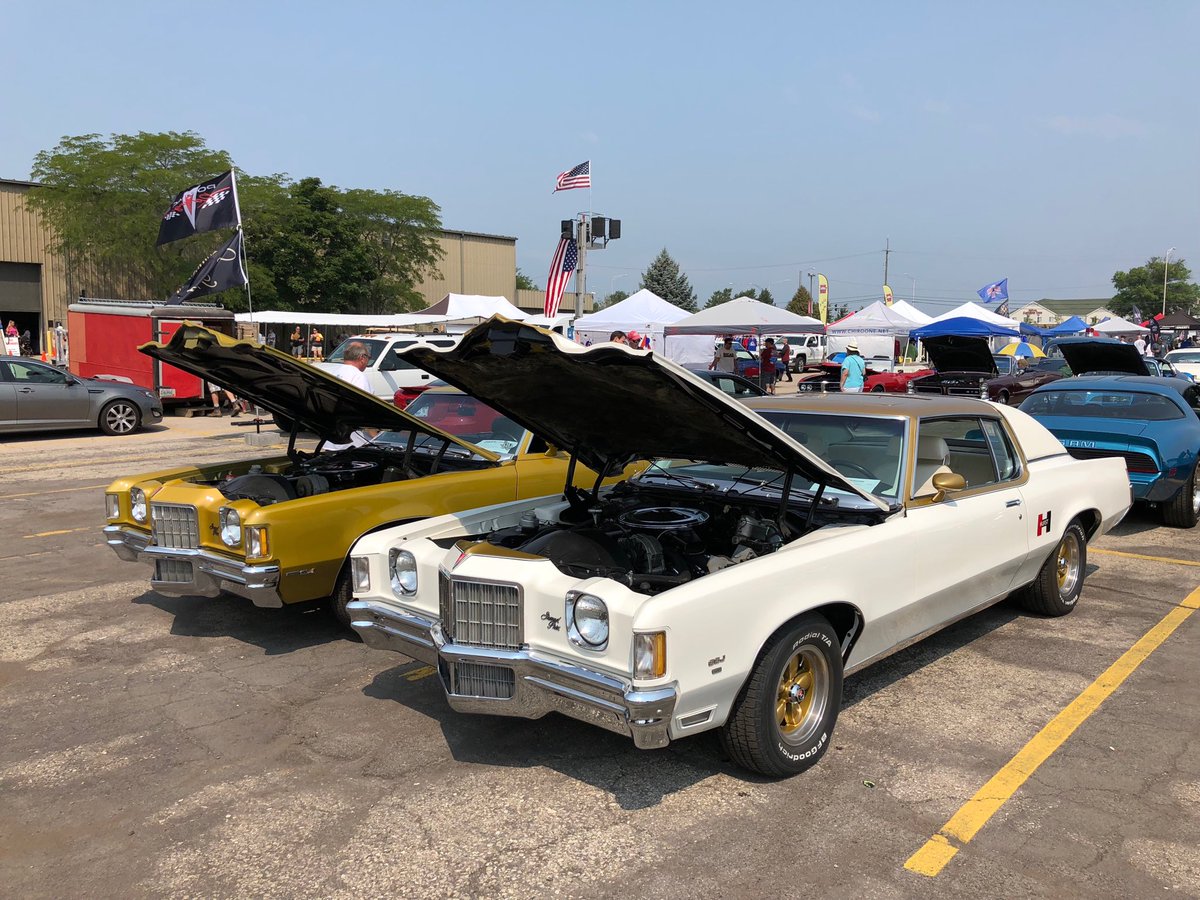 GiveMeAProject's tweet photo. #Pontiac sights at the #IndianUprising #AllPontiac #CruisinTigers #carshow #StCharles today https://t.co/HjMWfAGK2t