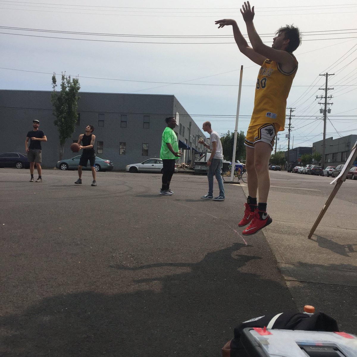 djgreycityPDX's tweet photo. the final @Rigsketball game so @ColinJenkins_ wore his shorts at the @xrayfm Heatwave fundraiser @ White Owl today! https://t.co/khk6rekJBB