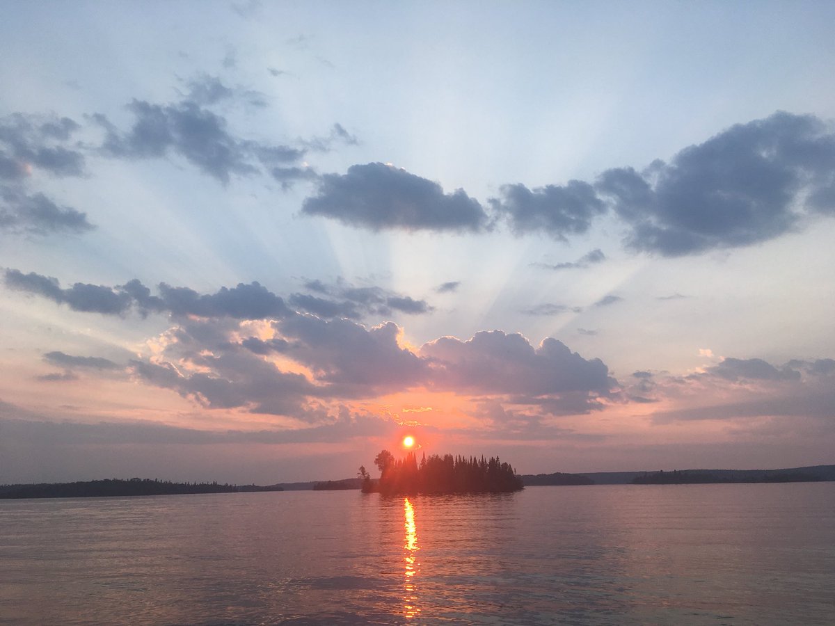 ScottSloan6164's tweet photo. All rested up from a week of fishing, wakeboarding, and gorgeous sunsets. Got to love #sunsetlodge #redlake #ontario Canada. It’s time for #harvest18 #LSWtires and of course all the farm shows. Make sure you stop by the @GoodyearFarm booths and check us out. https://t.co/JbeueVhRTY