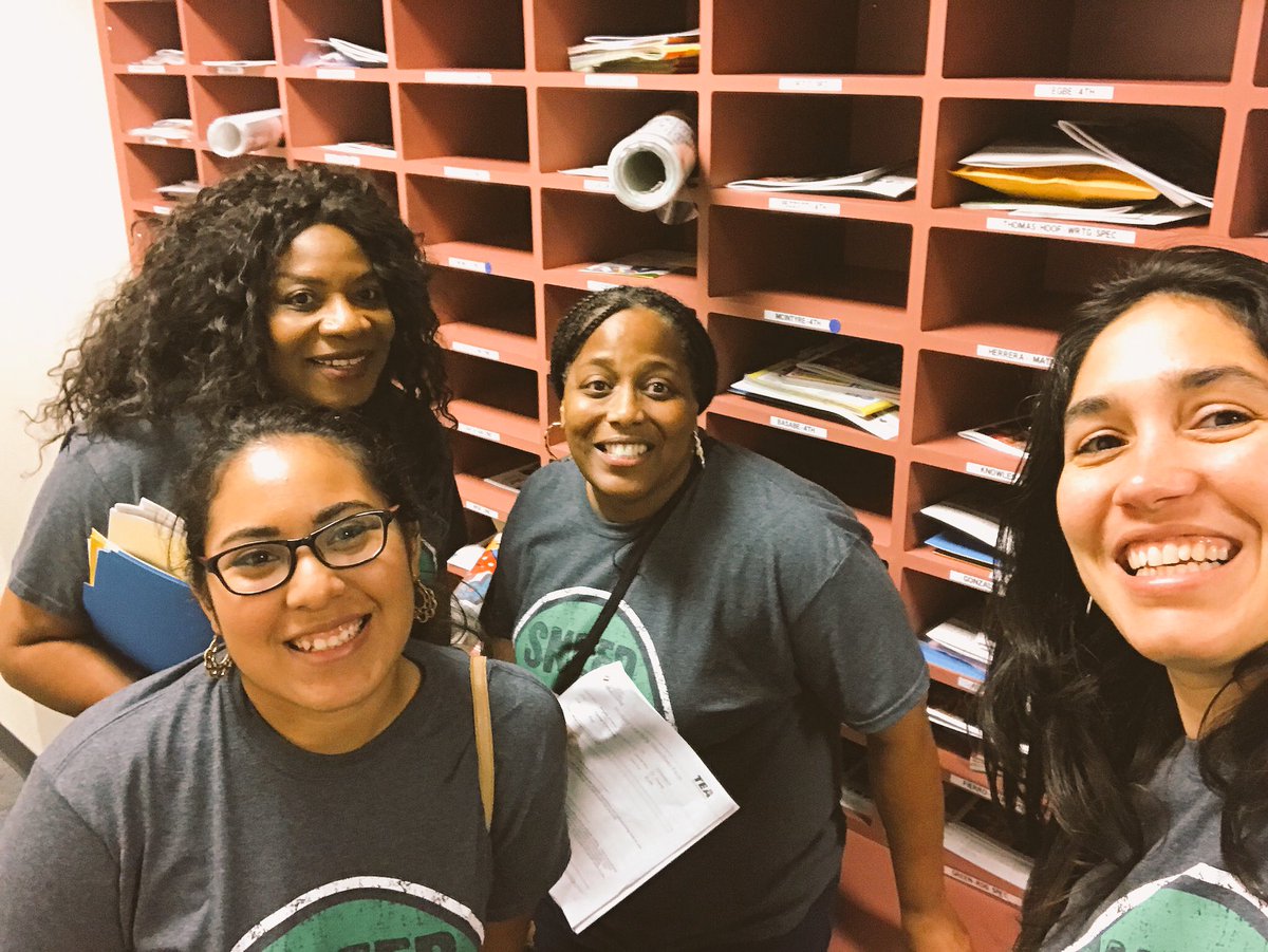mrsdiaz_alief's tweet image. Receiving mail is a common joy. #DinoLife #sneed3rdgrade @Aliefsneed @SneedLibrary @Kay_Tee_Jo
