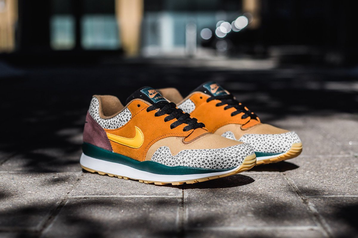 KicksFinder on Twitter: "Nike Air Safari SE is available for UNDER RETAIL at SNS with global shipping! Use code: SNEAKERS at for 10% off! https://t.co/GiwxheMvfs &lt;&lt; Direct link /