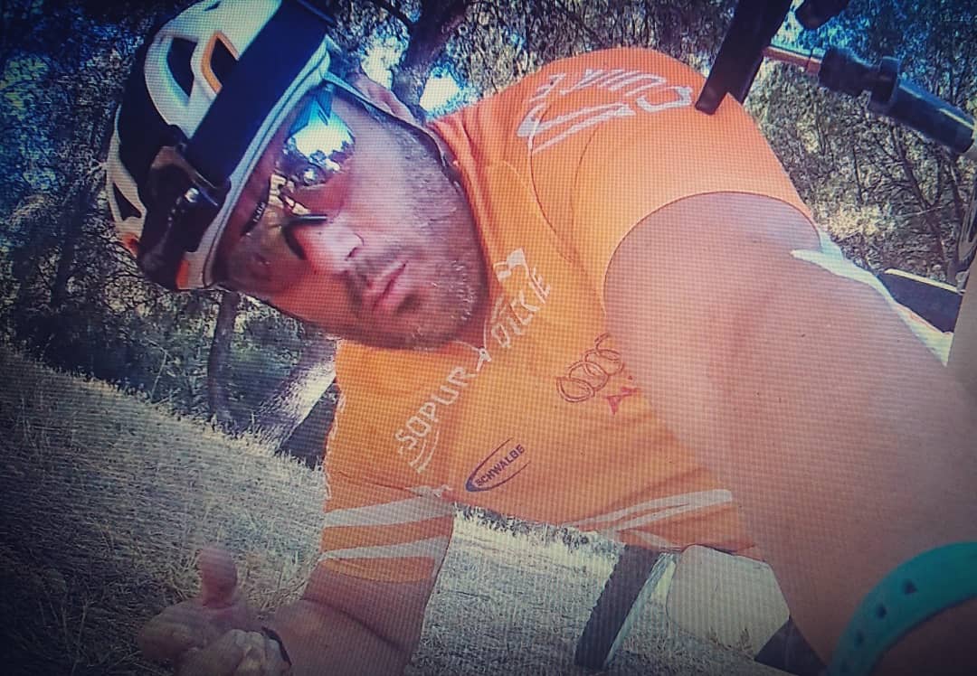 javireja's tweet photo. Salidita hoy para no perder las buenas costumbres, esta vez con la hanbike con asistencia de @sunrisemedical @quickiewheels
Rueda en el aire, bajadas a tope, adrenalina a full
#OneTeamOneWil
#vamosqnosvamos
#estoestateladeguapo
#estasIN
#lacabrasiempretiraparaelmonte. https://t.co/8brKCA3ppA