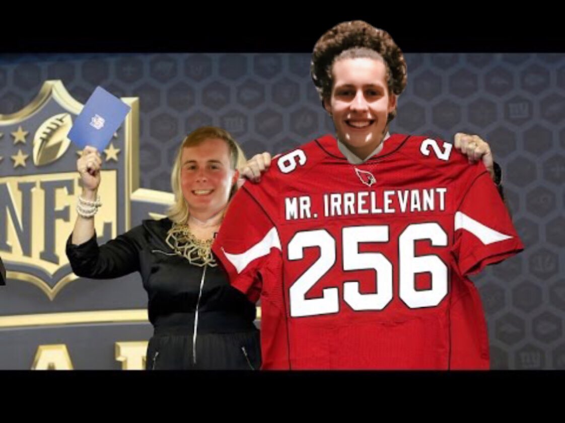2017_AlumniGame's tweet photo. Shoutout to our Mr Irrelevant of Game 5: @JeffersonJr44, play a huge role in the win for team Joey! #RolePlayer #LastPick https://t.co/FZTic4xzO1