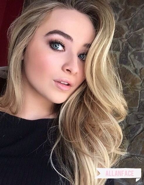 J. Dåñįėłlë Åtłãś. (@magicandbelle) on Twitter photo 