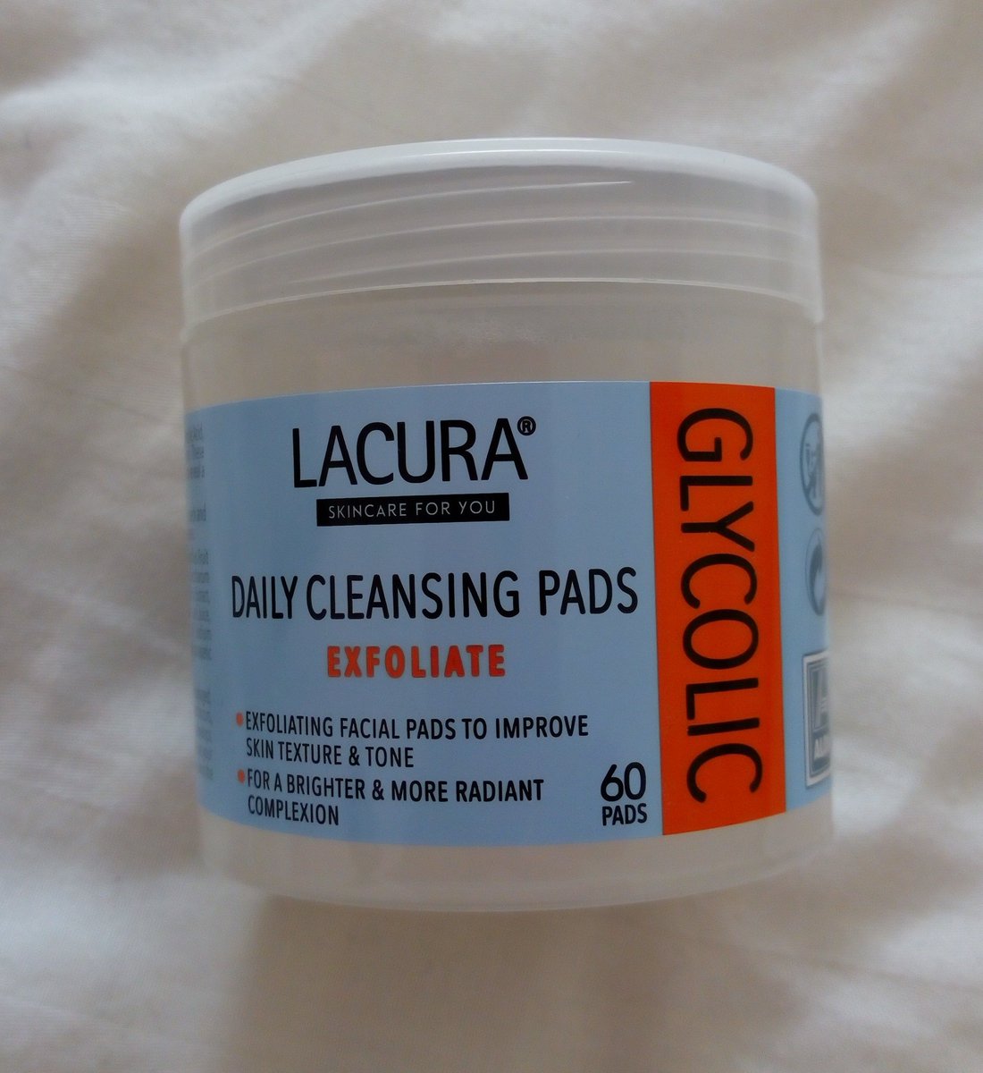 These glycolic pads from <a href="/Aldi_Ireland/">Aldi Ireland</a> are really good &amp; only €3.99! As good as <a href="/NipandFab/">NIP+FAB</a> or <a href="/NeoStrataIRE/">NeoStrata Ireland</a> for a fraction of the price!