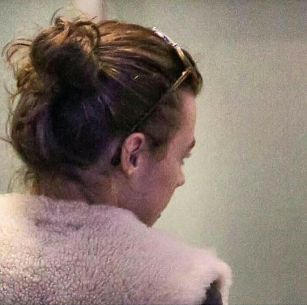 AddictedtoStyl3's tweet photo. Harry's curly 💚. https://t.co/gBGpeszh6d