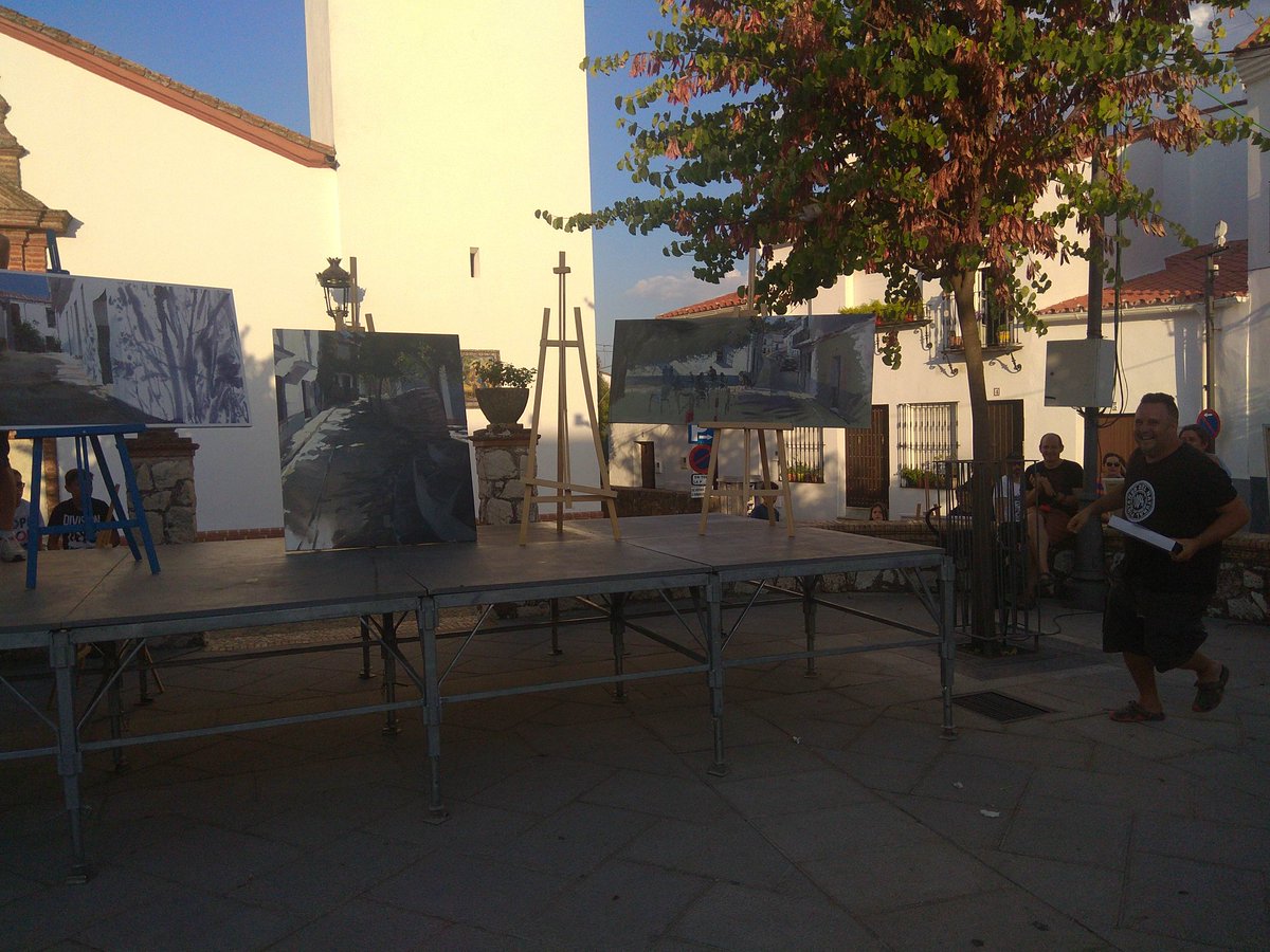 Cortelazor_'s tweet photo. #CortelazorlaReal #Cortelazor #fotos III de la entrega de premios 🏆 en la Plaza de Andalucía tras la deliberación del jurado https://t.co/bvqJWqydMw