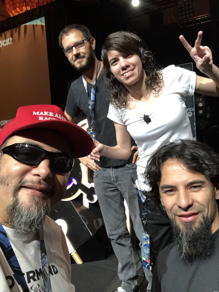 gbergel's tweet image. Muy buena charla @UnaPibaGeek y @ssantosv! 💪🏼 #DEFCON26