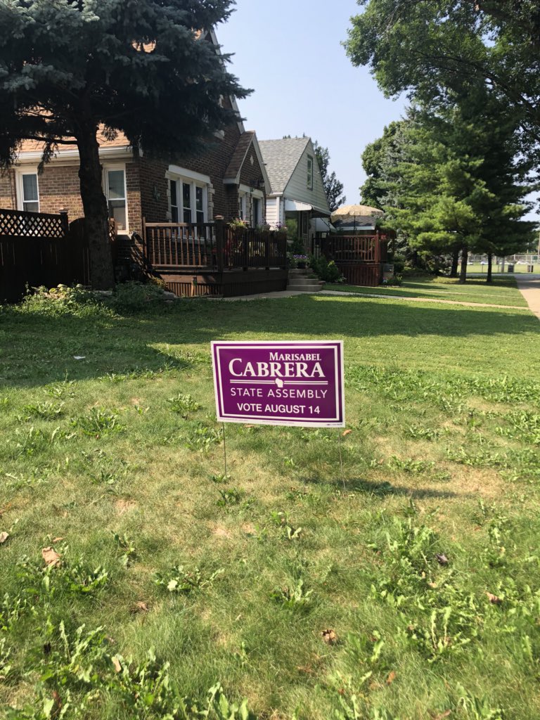 lovejoy941's tweet photo. 1️⃣sign, 2️⃣ signs, 3️⃣ signs, 4️⃣.
Oh how I love knocking doors for @votemarisabel! #wispol #wi09 https://t.co/FvxslAaNCG